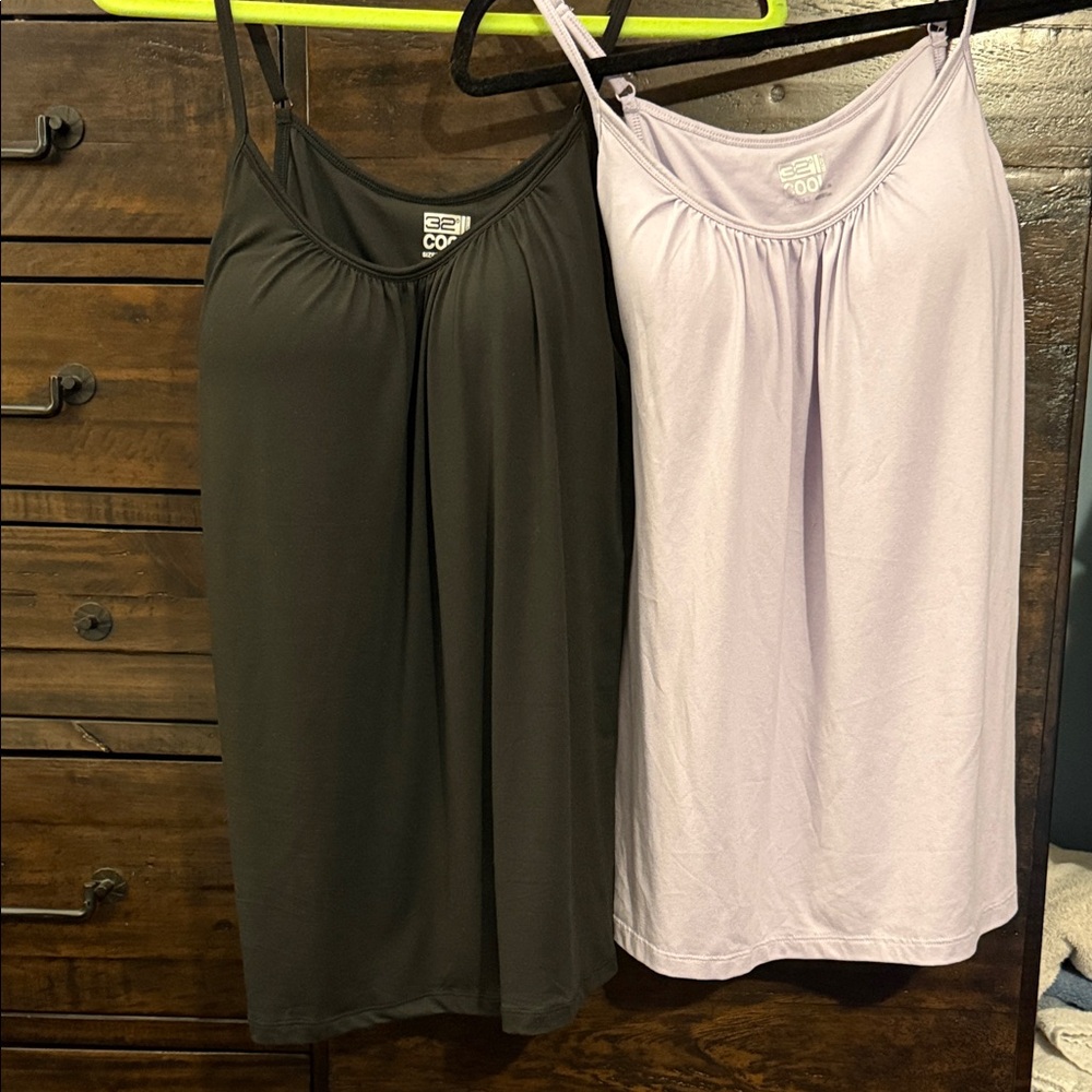 Two 32 Degrees Cooling Active Tank with sewn in bra